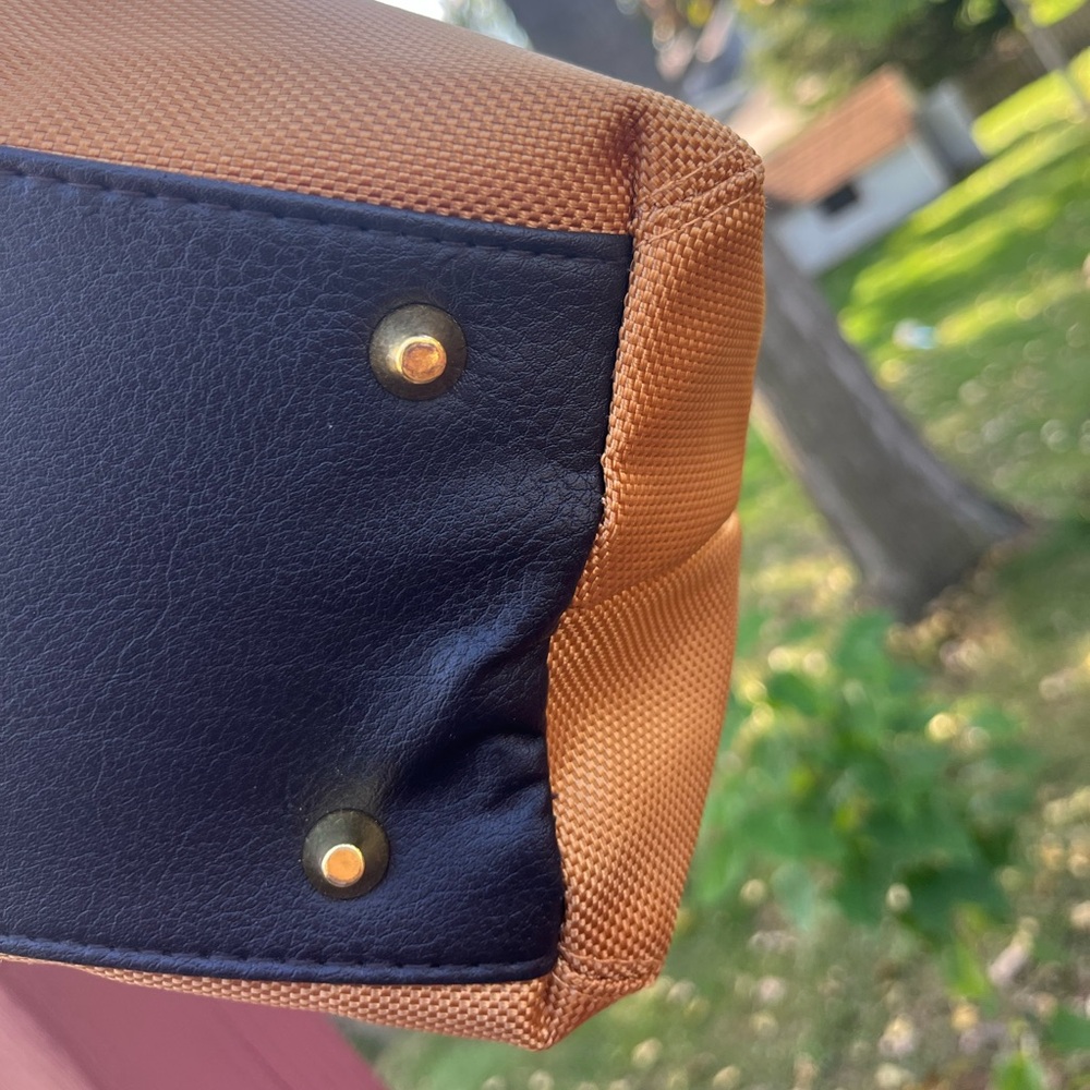 Braciano Gold Tote with Leopard Print Lining - Picture 7 of 16